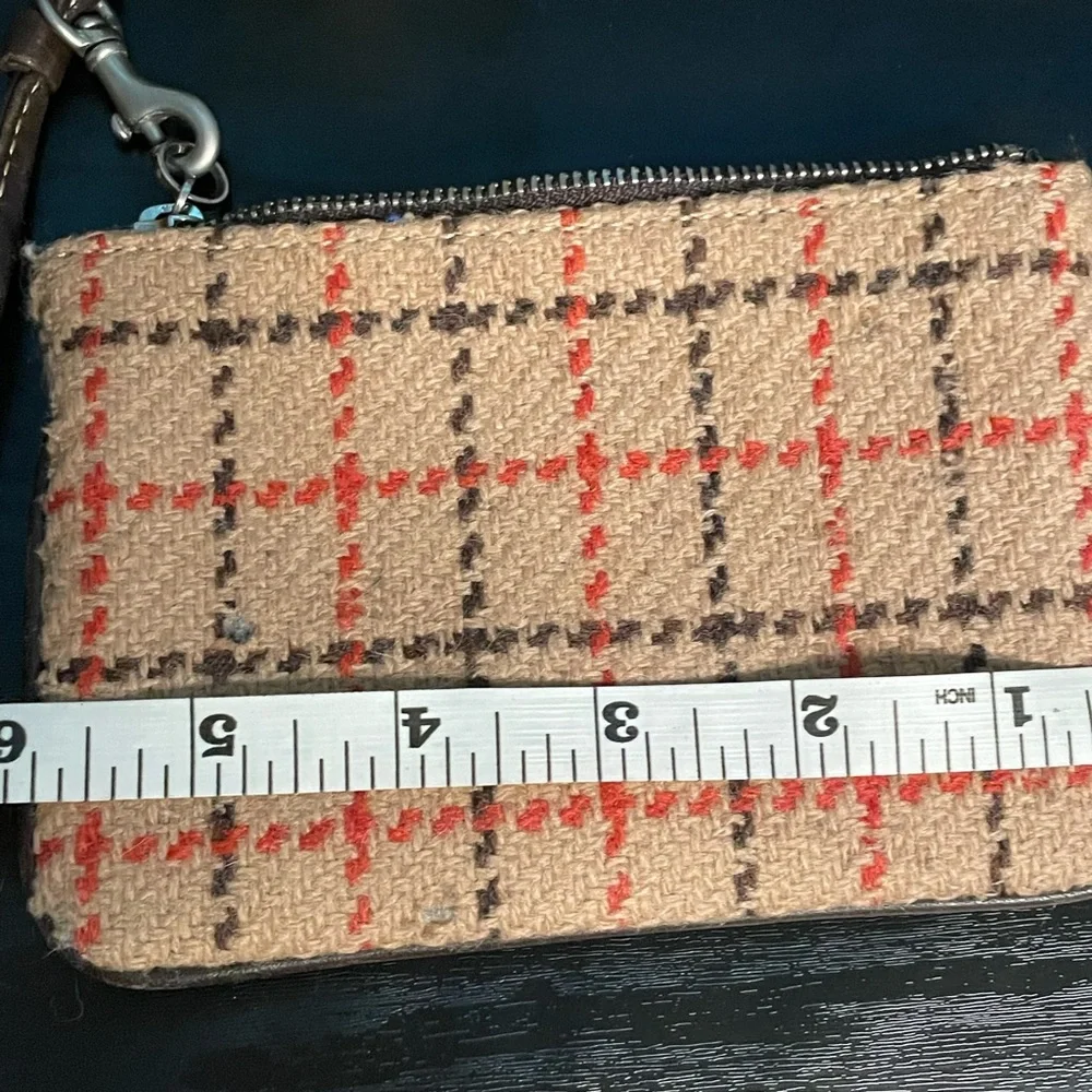 Rare Vintage Wool Tweed Coach Plaid Clutch / Coin Purse. (Gnome not included) - Picture 13 of 14
